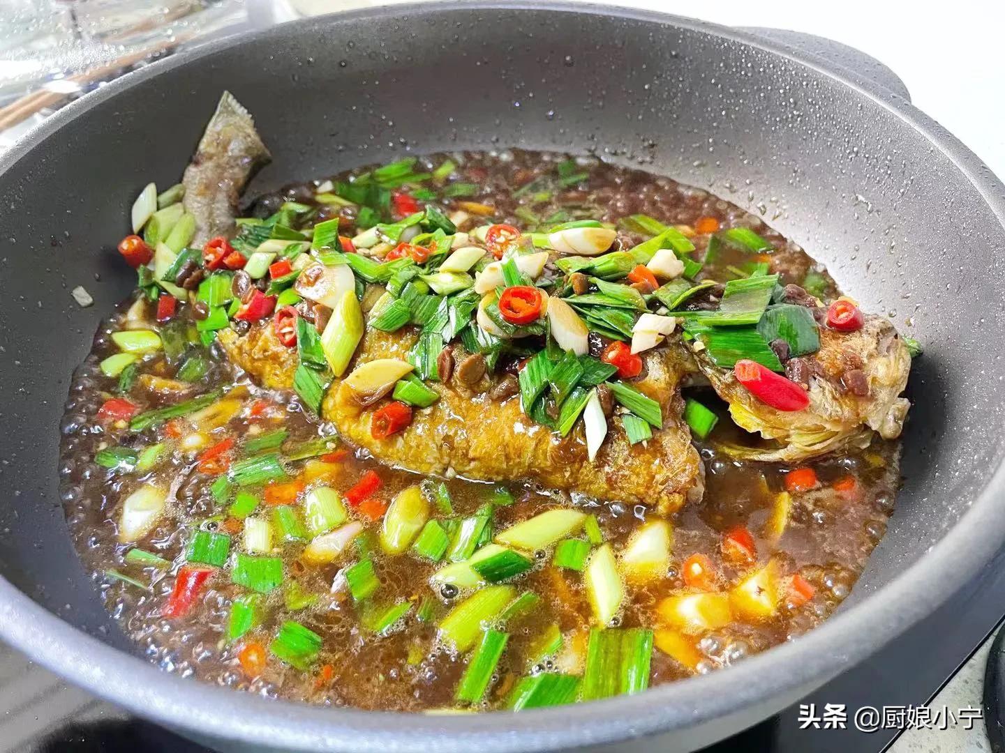 煎鱼不能直接下油锅，多加这3步，不粘锅不破皮，外酥里嫩