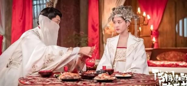 雷人女德班：打着传统国学教育的幌子对孩子进行洗脑教育？