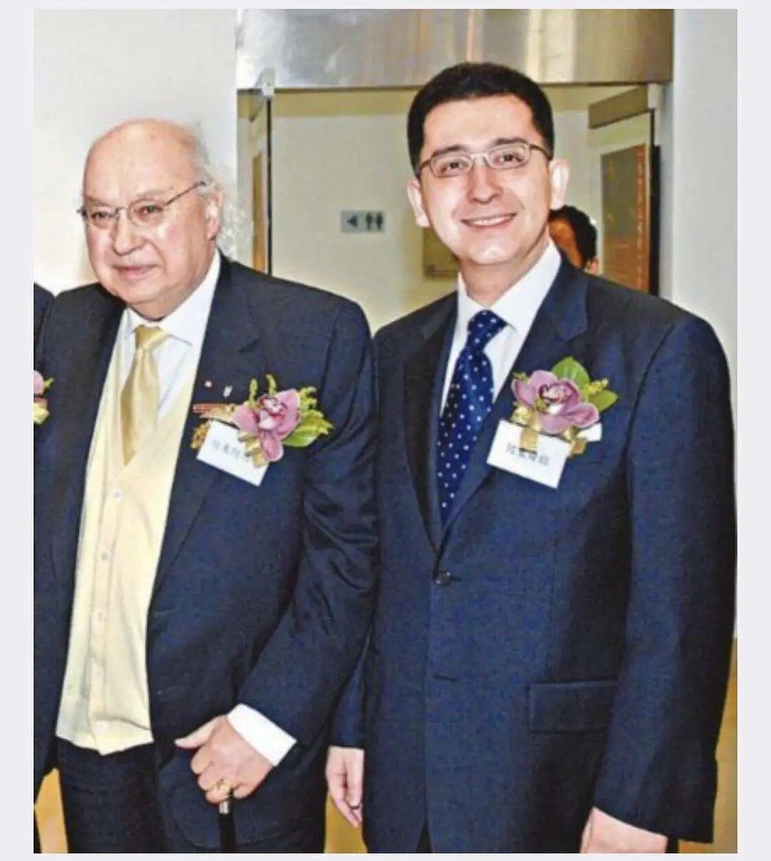 为堂弟生子，与哥哥何鸿燊决裂，索要200亿欠款，她的故事太精彩