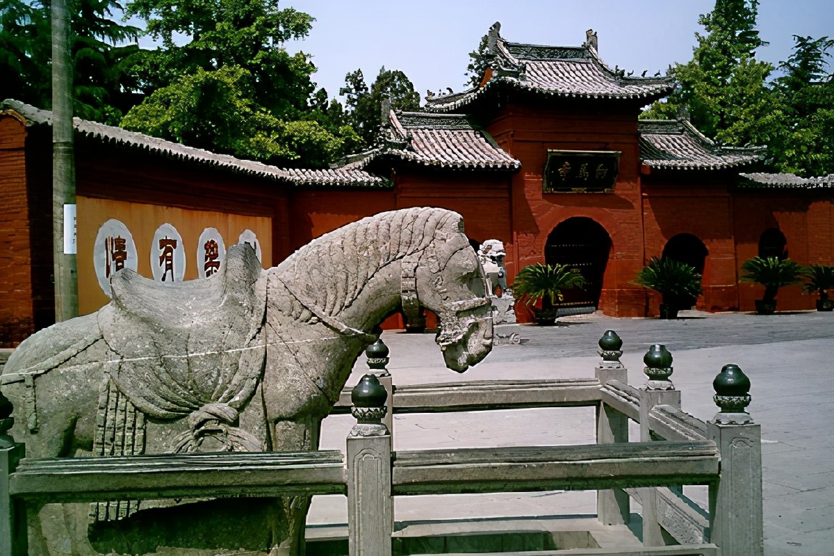 “寺”等于“庙”？二者根本就不相同，不要再拜错了