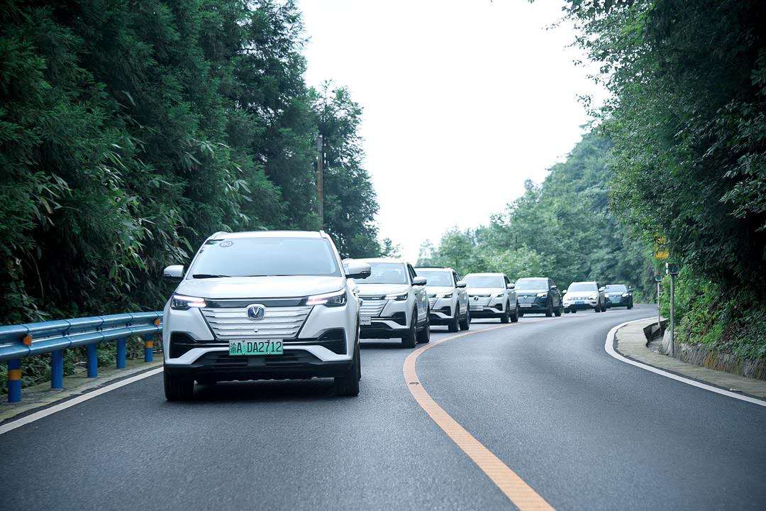 长安新能源CS55纯电版挑战680KM续航成功，售价15.99万起