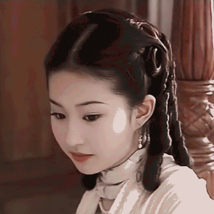 处女座明星很多都是年少成名，这六位明星都是20岁以前就成名了