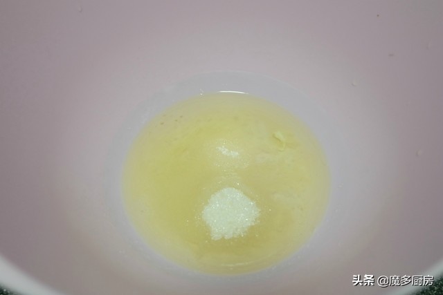 自己怎么做蛋糕（只需两种材料就能吃到蛋糕）