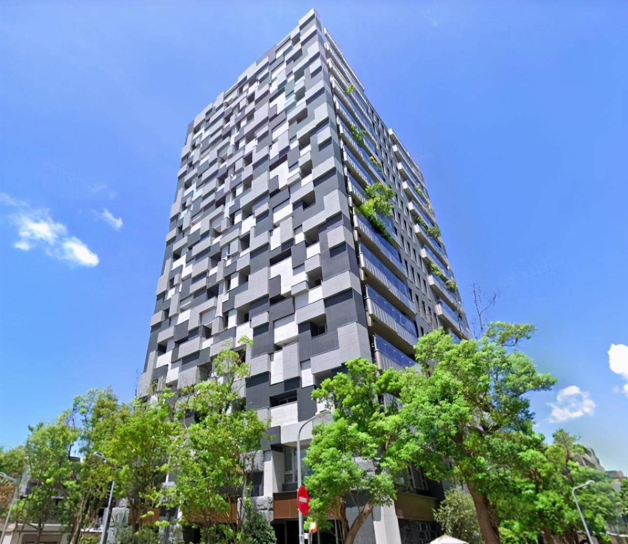 38岁Hebe亿元顶楼豪宅曝光，413㎡一个人住，太爽