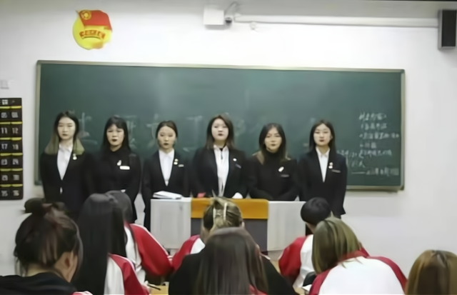 河北一女教师查寝脏话连篇，放话：弄走一个算一个，处理结果来了