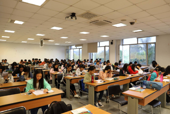 大学不再是“安乐窝”，“清考”制度开始出击，毕业生同样受影响