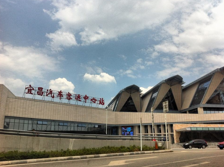 湖北这座“顶流”车站，斥资两亿建造，却被当地人吐槽像“棺材”