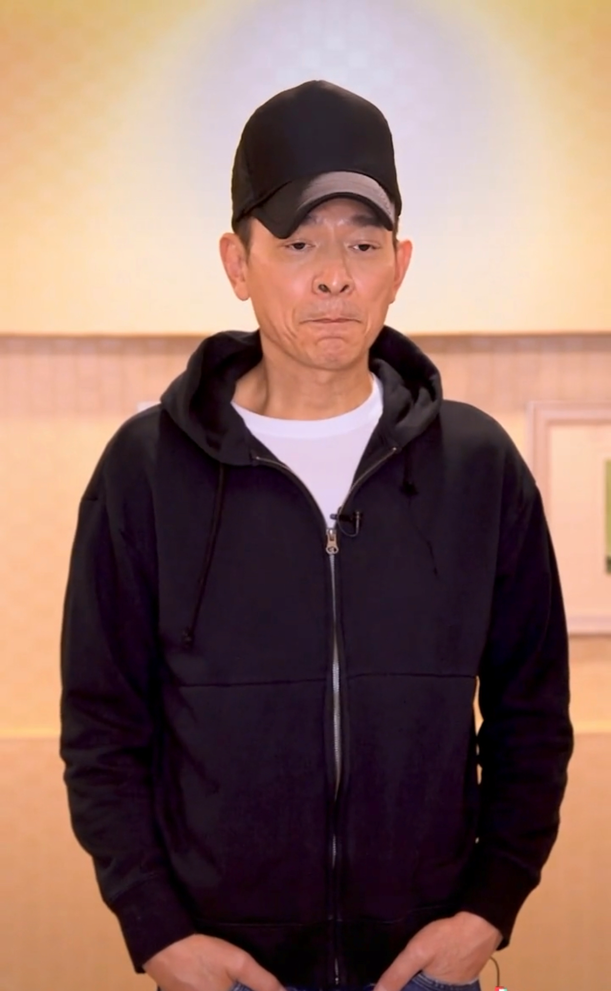 59岁刘德华发声为灾区祈福，声音嘶哑惹人心疼，却遭质疑没有捐款