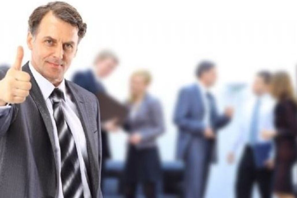 适合文科生报考的4个专业，未来发展前景好，薪资待遇也很高