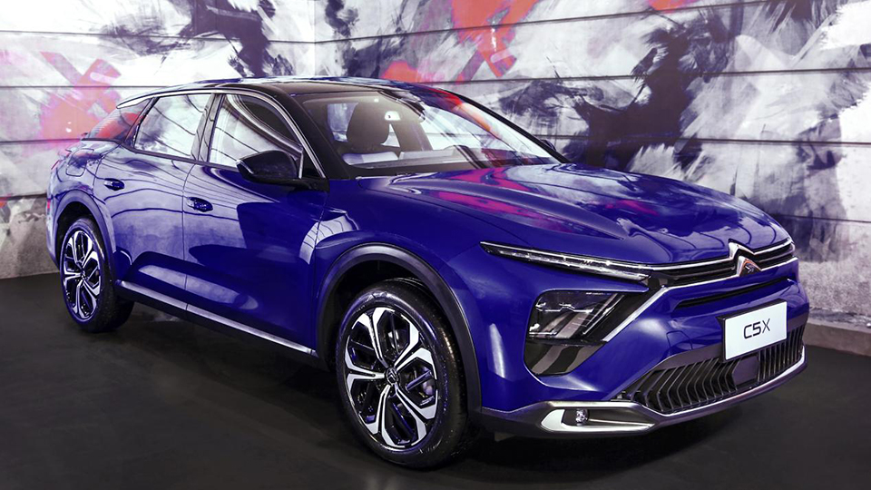 如果凡尔赛C5 X17.98万起售，雪铁龙在中国今年就翻身？