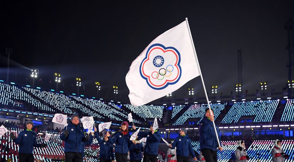 中国台湾省队奥运会夺金升什么旗，奏什么歌？