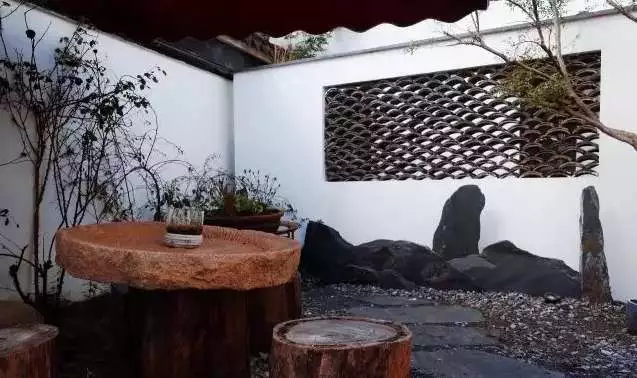 余生，想要一个院子，看花开花落