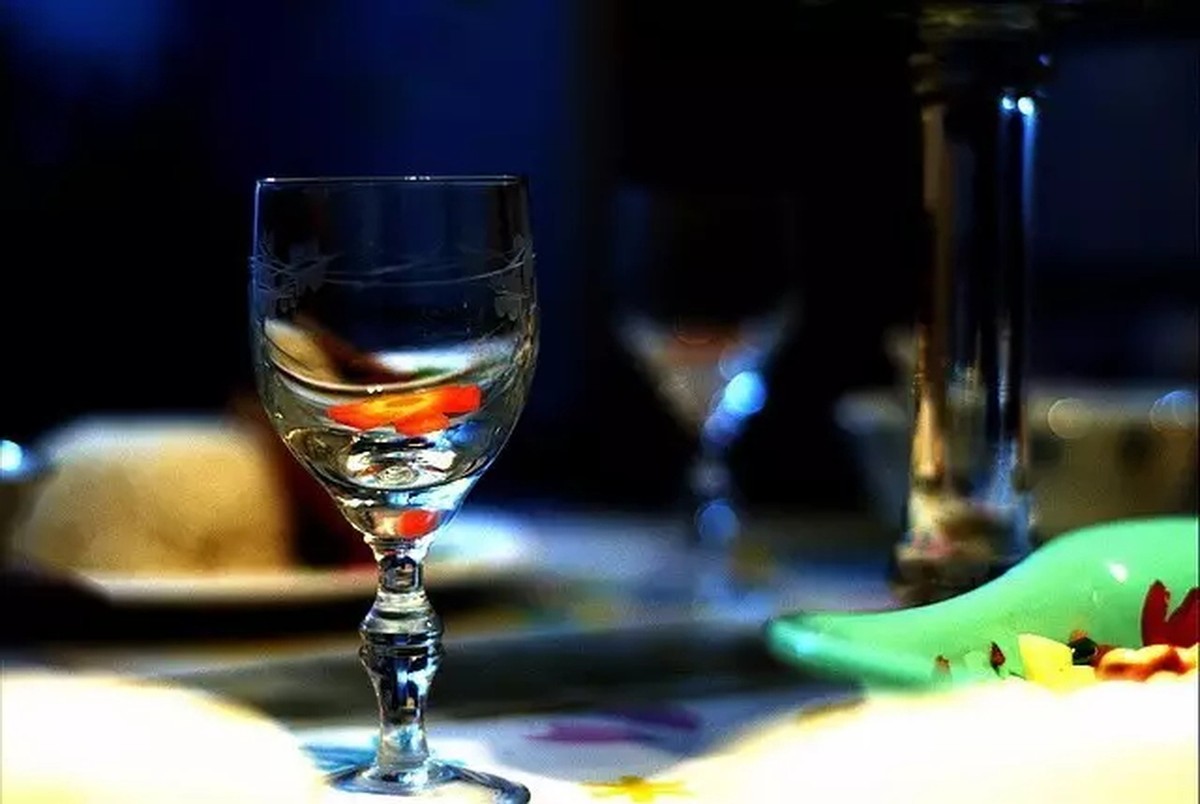 曾是年销7亿瓶的国民神酒，湖北男人的骄傲，如今为何卖不动了？