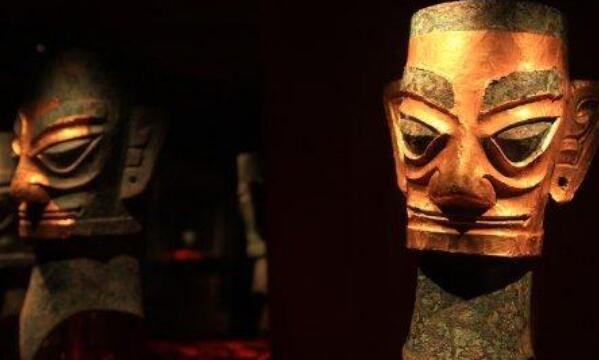 三星堆挖掘灵异事件：没有挖出手机，却发现了神奇的符号