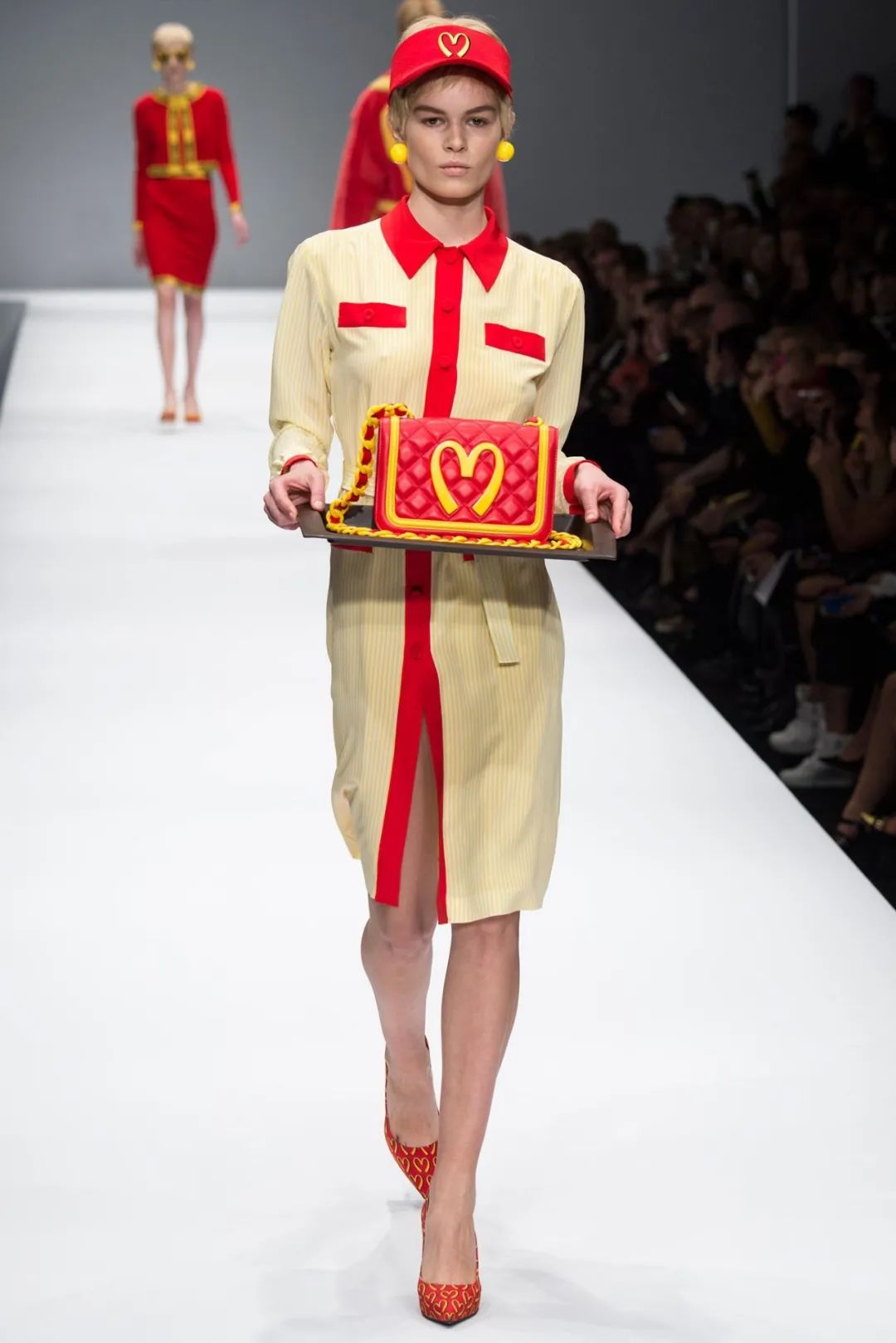 崛起的时尚大牌MOSCHINO，你了解多少？