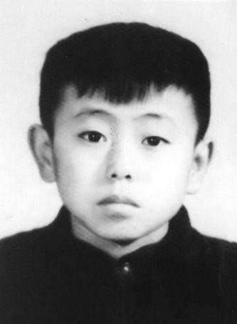 潘长江：走红后2次想抛弃同住8年厕所的发妻，发妻—句话让他醒悟