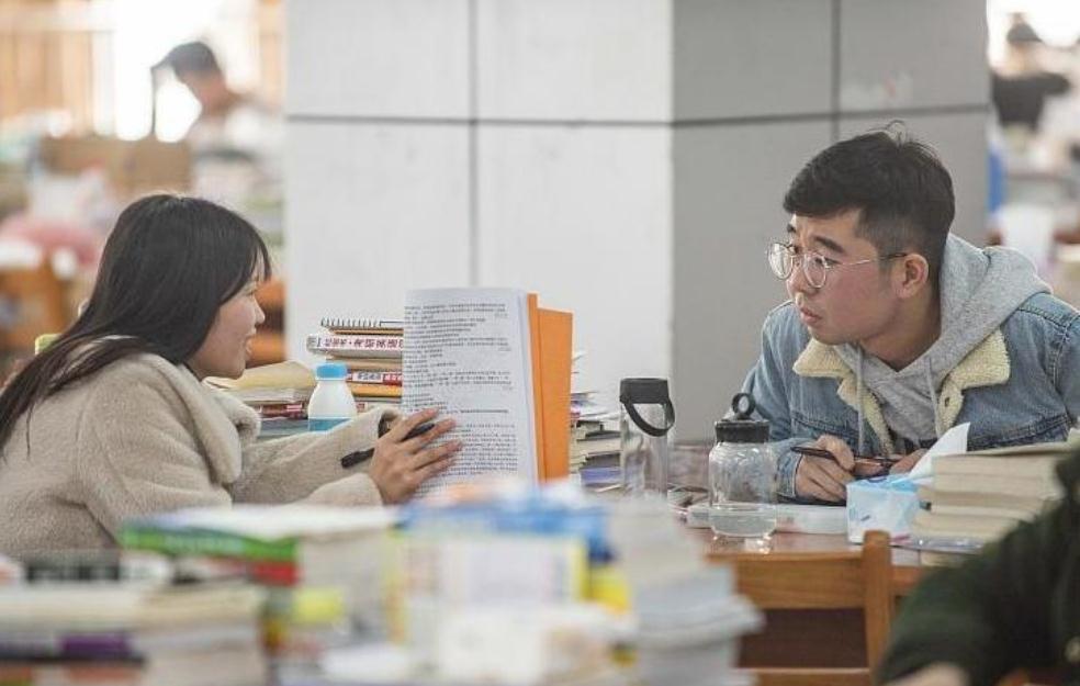 2021招聘市场怪现象：毕业生集体“玩失踪”，00后大学生哪去了？