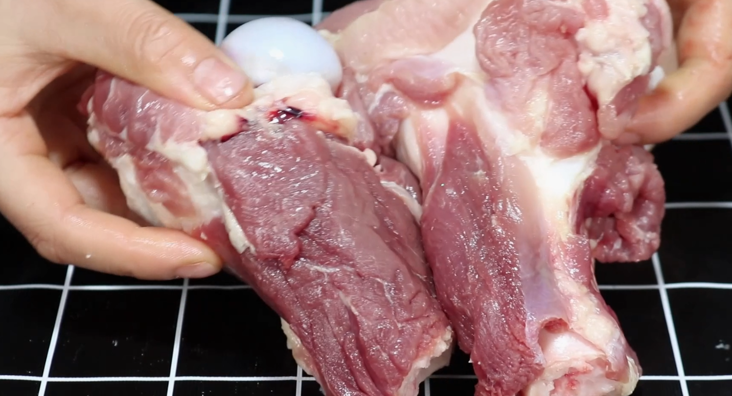 炖大骨头汤，要想好喝，牢记这个秘诀，炖的汤浓好喝补钙