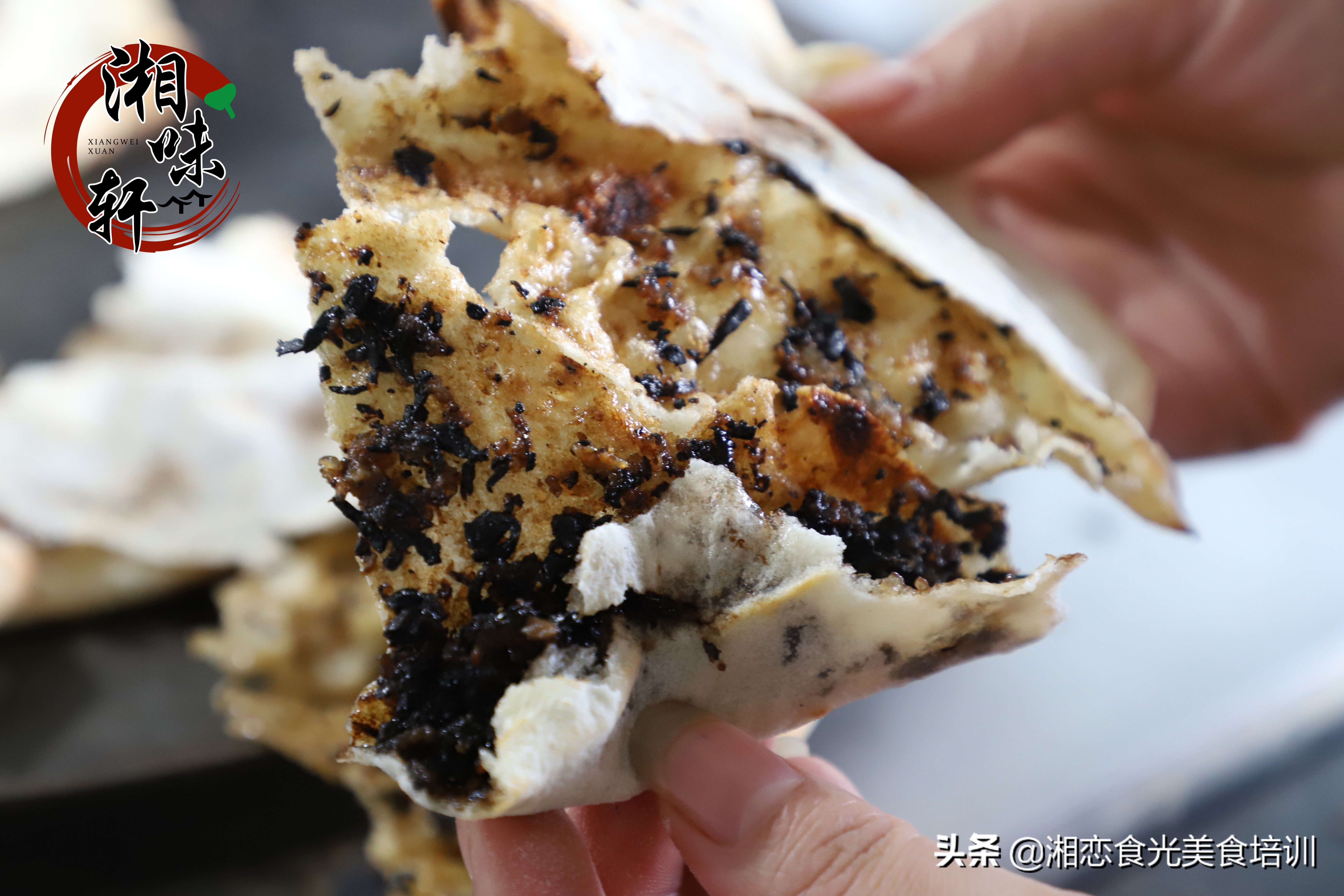 梅菜扣肉饼怎么做（梅干菜扣肉饼的做法及配料）