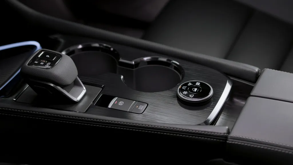 两款轴距超2.7米的紧凑型SUV,现代途胜L和日产奇骏怎么选?