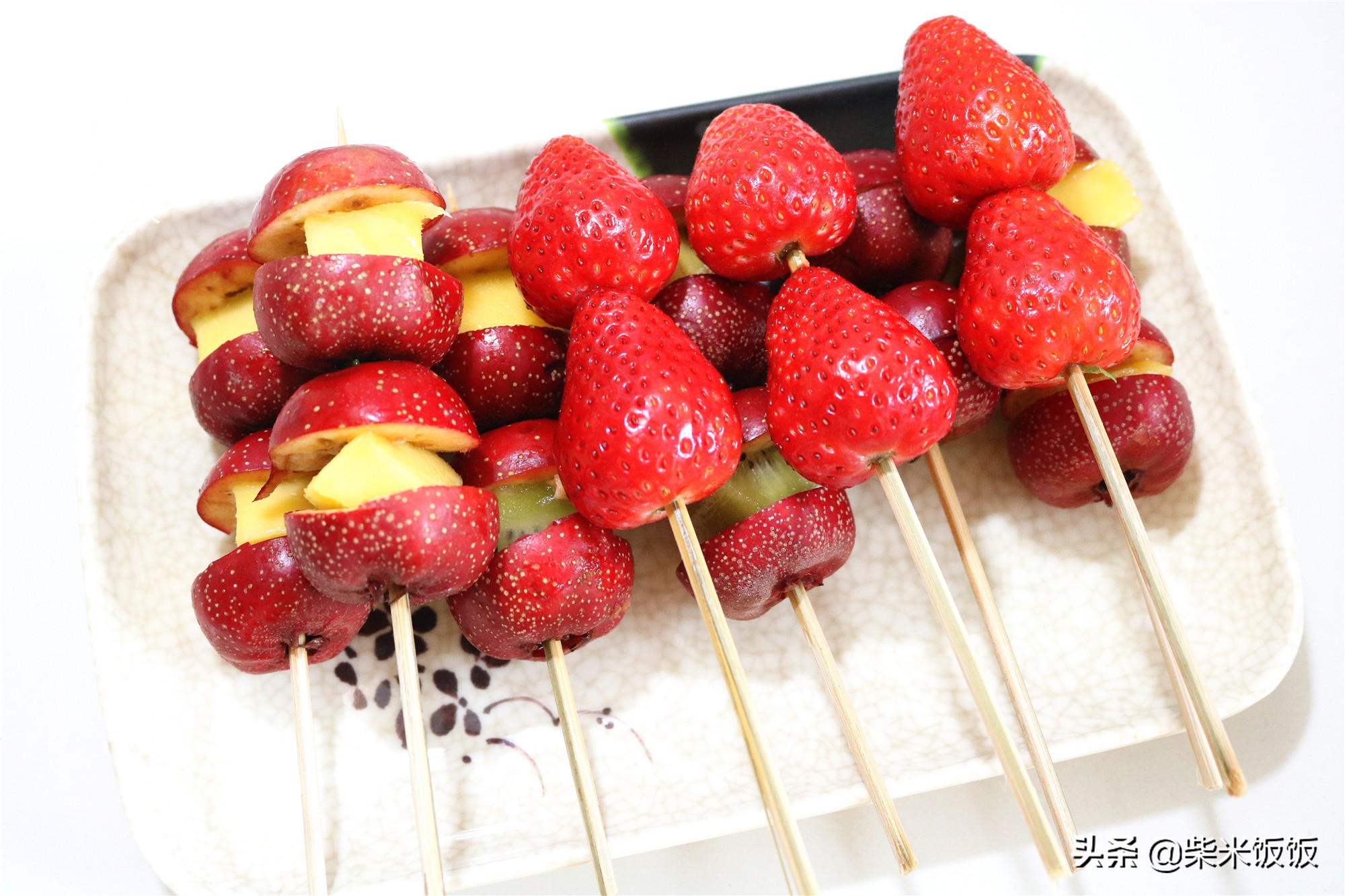 别买糖葫芦了，自己做很简单，嘎嘣脆不粘牙，实惠又好吃