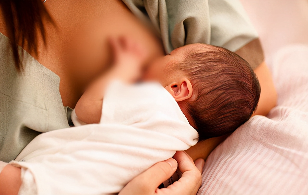 如何正确给宝宝喂奶？以免伤到娃，这四大注意事项妈妈要了解