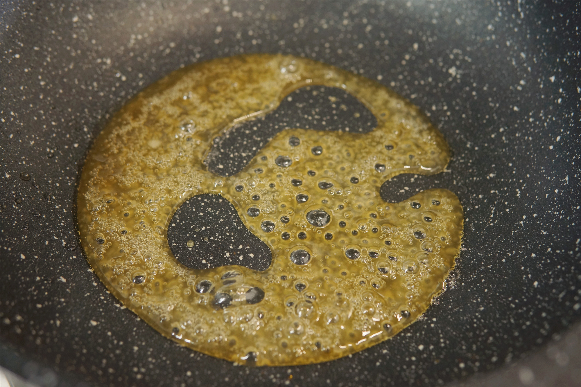 炒糖色怎么炒用油炒糖色怎么炒有什么窍门