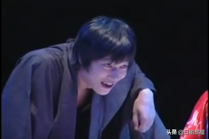 堺雅人跑龙套十年曾穷到吃草，终成日本国民演员