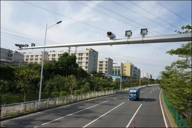 怎么看道路摄像头道路摄像头的分类及功能