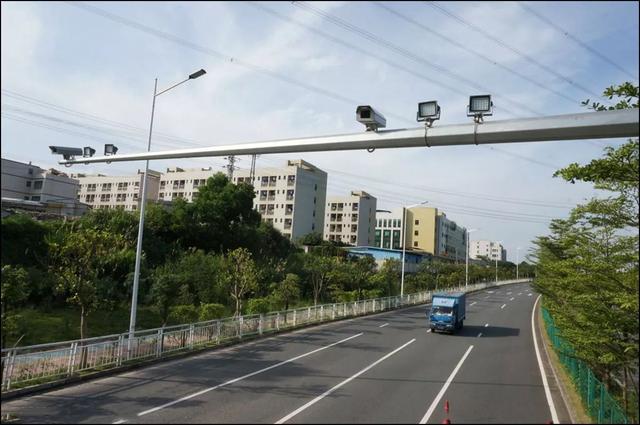 怎么看道路监控摄像头道路摄像头的分类及功能