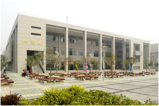 原来，世界唯一的汽车综合试验场，竟藏身于陕西这所大学！