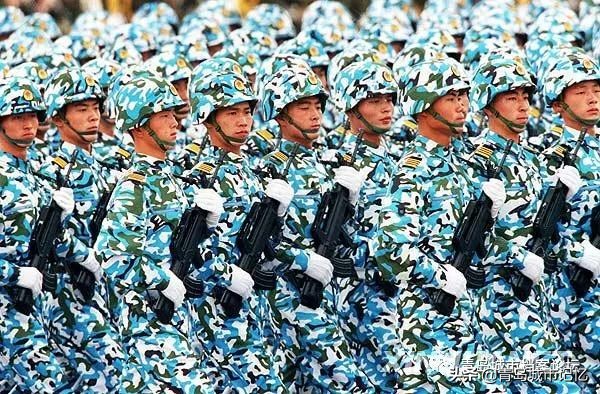 首次參加國慶閱兵式的海軍陸戰隊方隊.