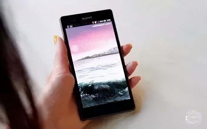 手机怎样才能删除官方自带的软件？