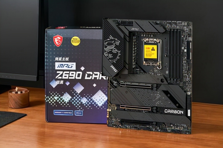 微星MPG Z690 CARBON WIFI暗黑主板评测：全面进化的暗黑之龙