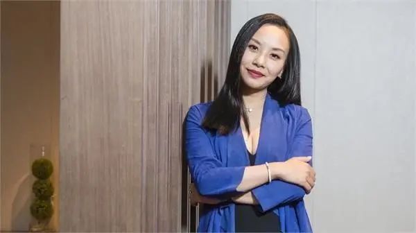 合生创展的朱桔榕,1989年出生,比王思聪还小一岁,从2009年开始,加入合