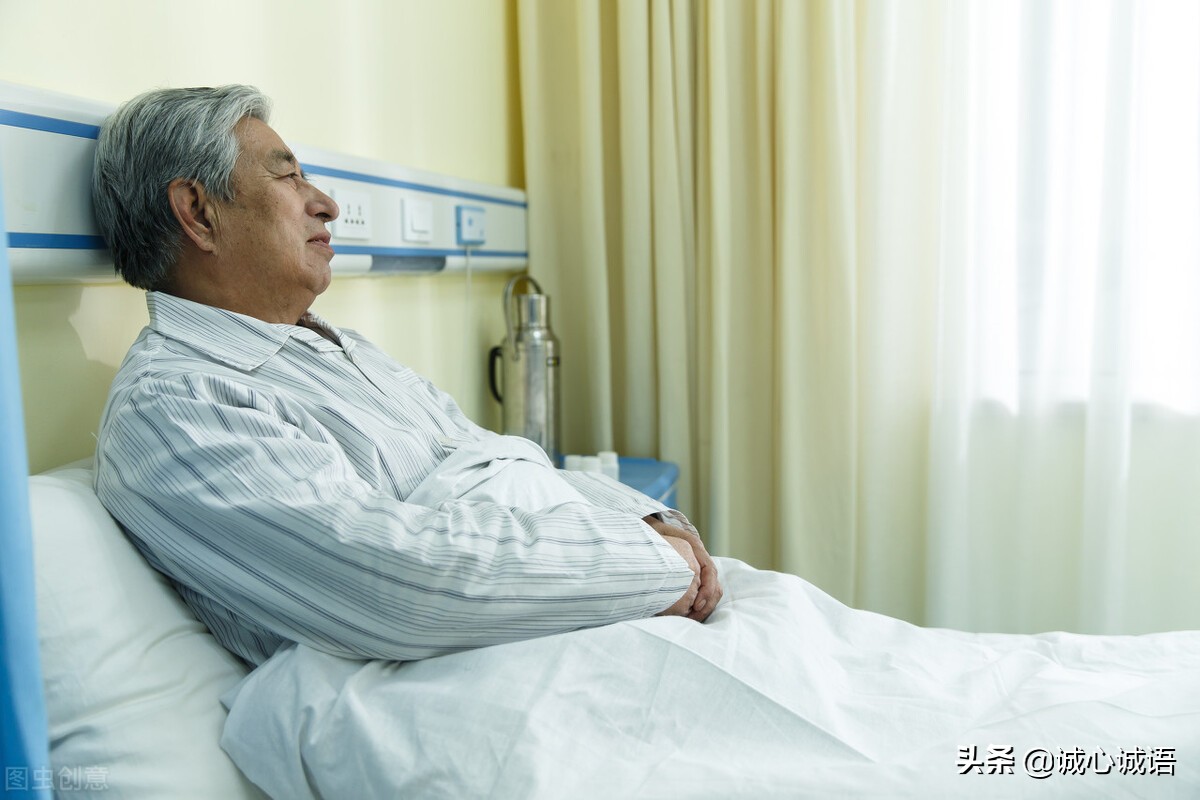 55岁女人哭诉：“去跳交际舞，结果大家都说我是为了男舞伴”