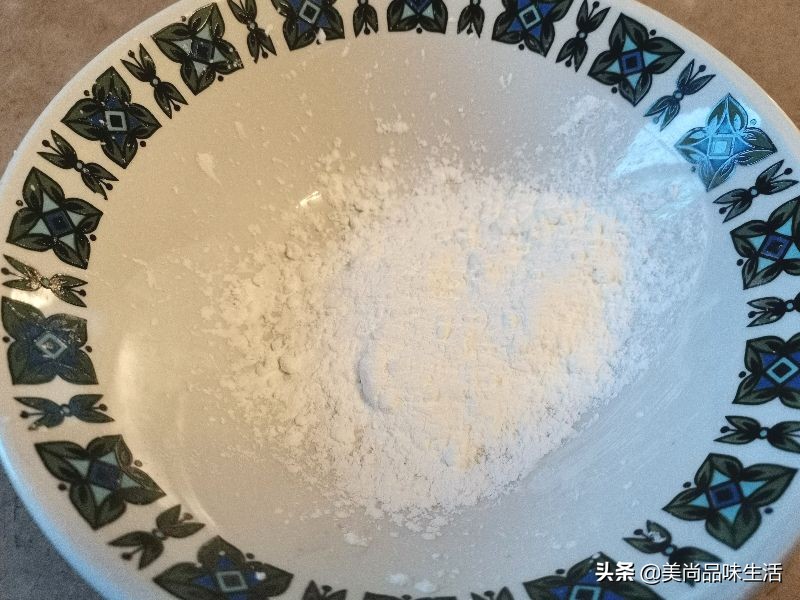 炸过食物的油变黑有异味怎么办？只需一物，就可以让油瞬间变清