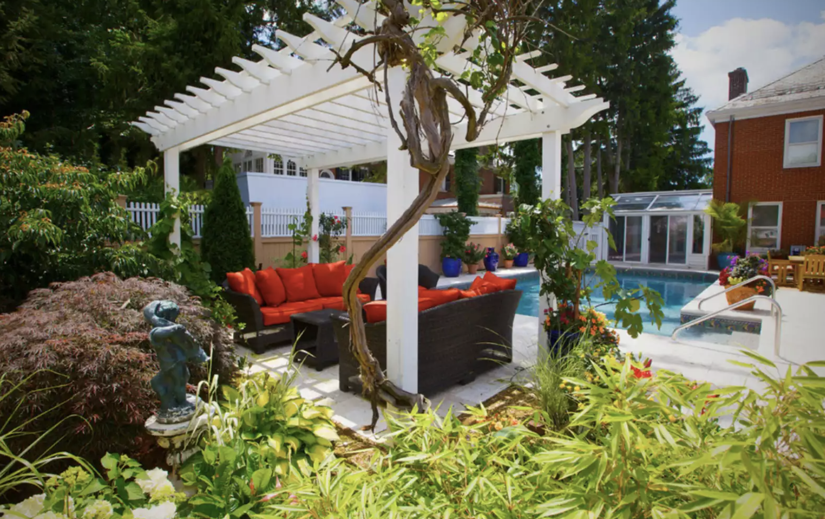 40个家庭园林景观设计,让花卉植物在户外发挥最大的潜能