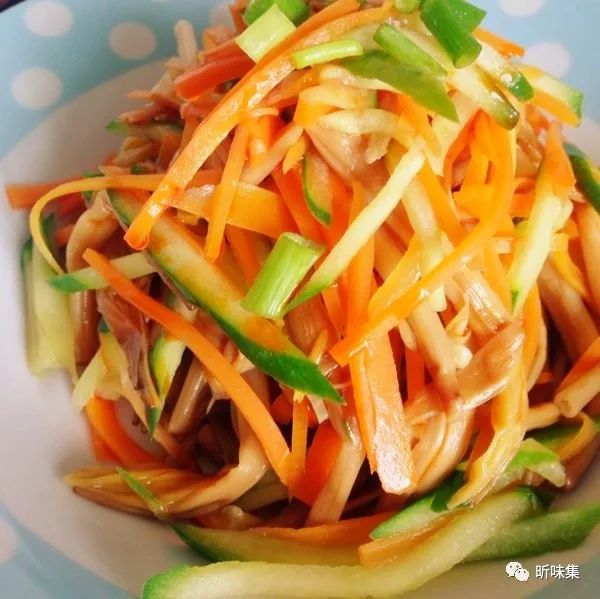 几种干黄花菜的做法，好吃不费事儿