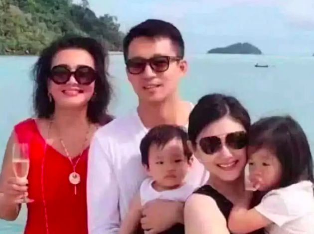 “曲终人散”的人生：大S一家忙着晒幸福，汪小菲满脸憔悴又孤单