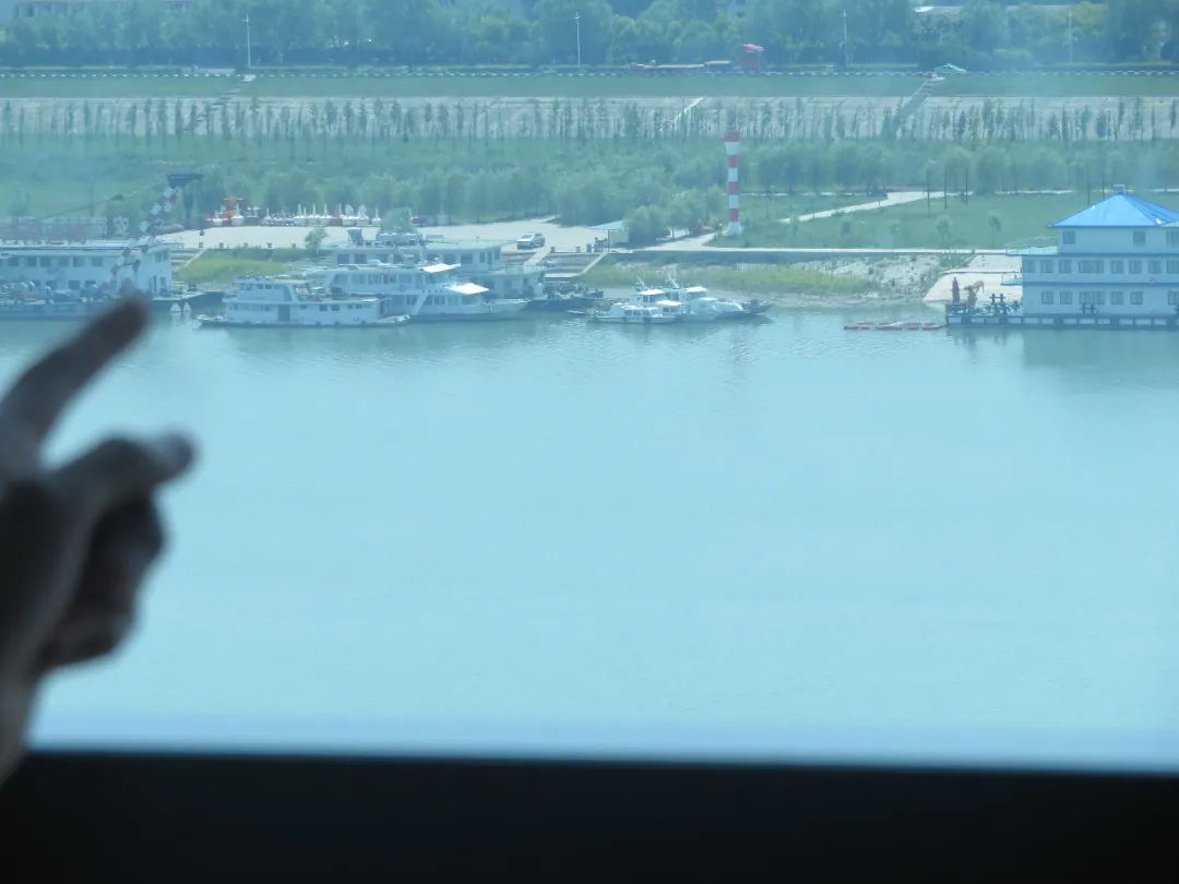 卧底、盯梢、围猎干部……非法采砂者：“没人敢查我！”
