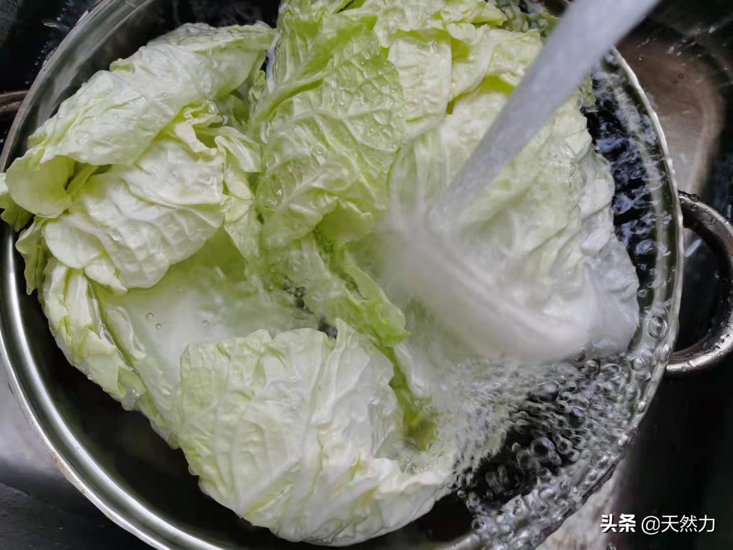 白菜猪肉炒粉条，酒店的做法，家常的味道，简直太美味了