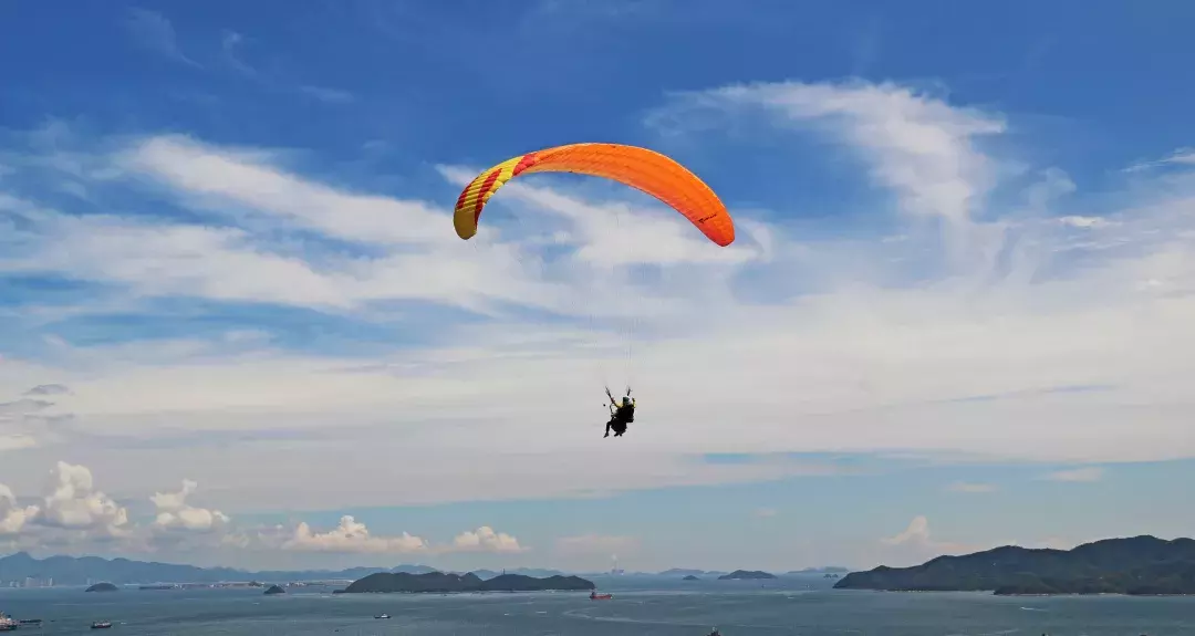 天空很辽阔，我们一起飞 | 滑翔伞飞行培训课程报名