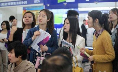 读大专的学生算不算大学生？众人看法不一，教育部门做出如此回答