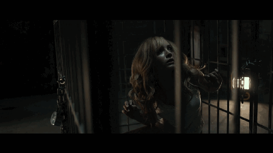 把女神关在笼子当狗养，竟是为了救她？这片全程高能