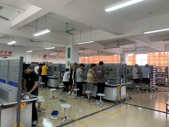 电气工程系2019年自治区职业教育示范特色专业及实训基地