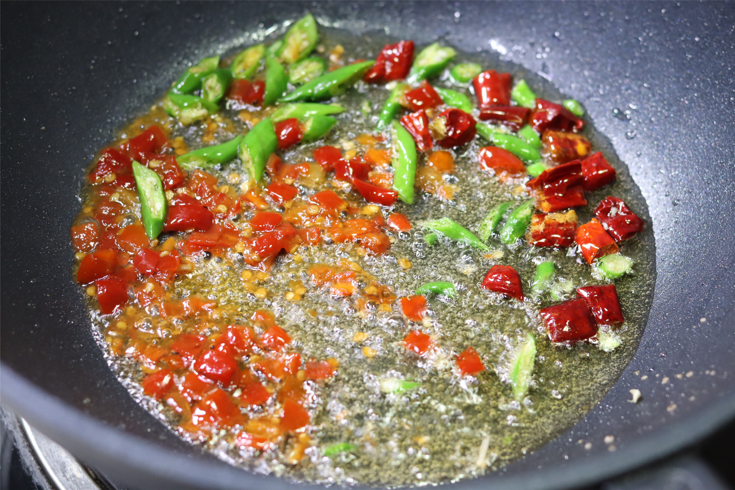 炒金针菇的做法（记得多加1步金针菇鲜味十足）
