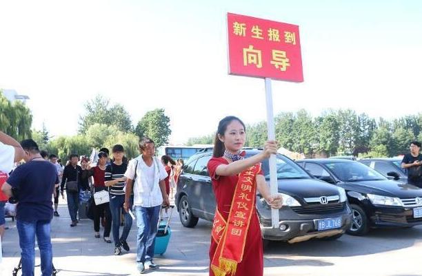 新生入学时，选择上铺还是下铺？过来人告诉你影响非常大