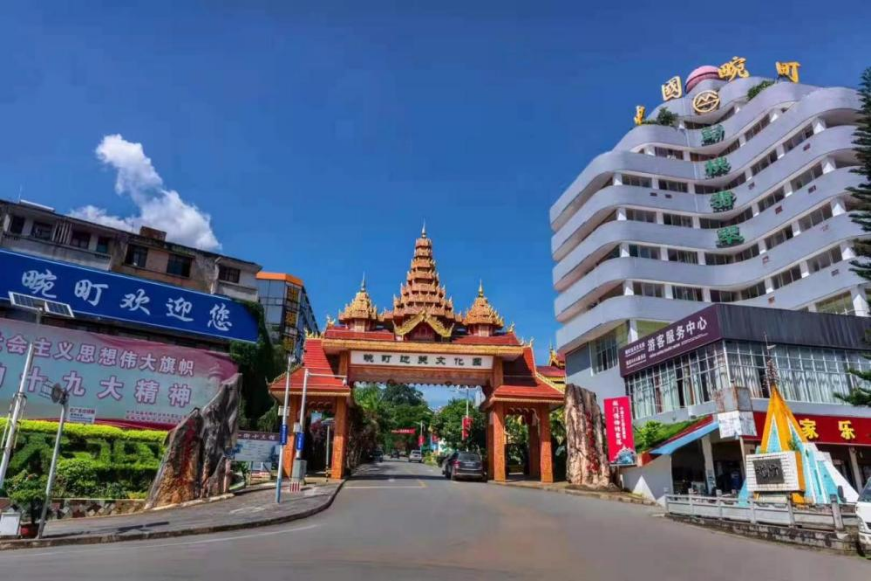 炮火与疫情：工厂停工、商业停业、贸易停摆，瑞丽边民正承受巨大压力
