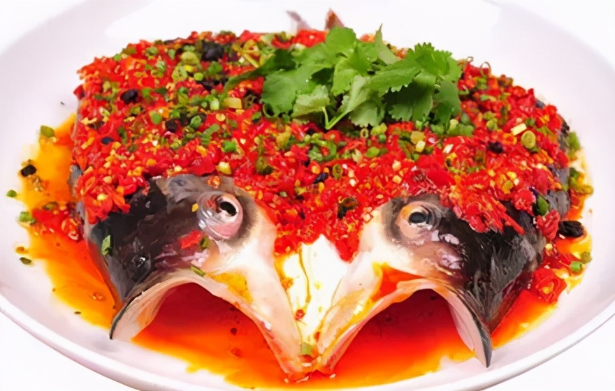 半边风沙半边湖，一沙一湖皆似海